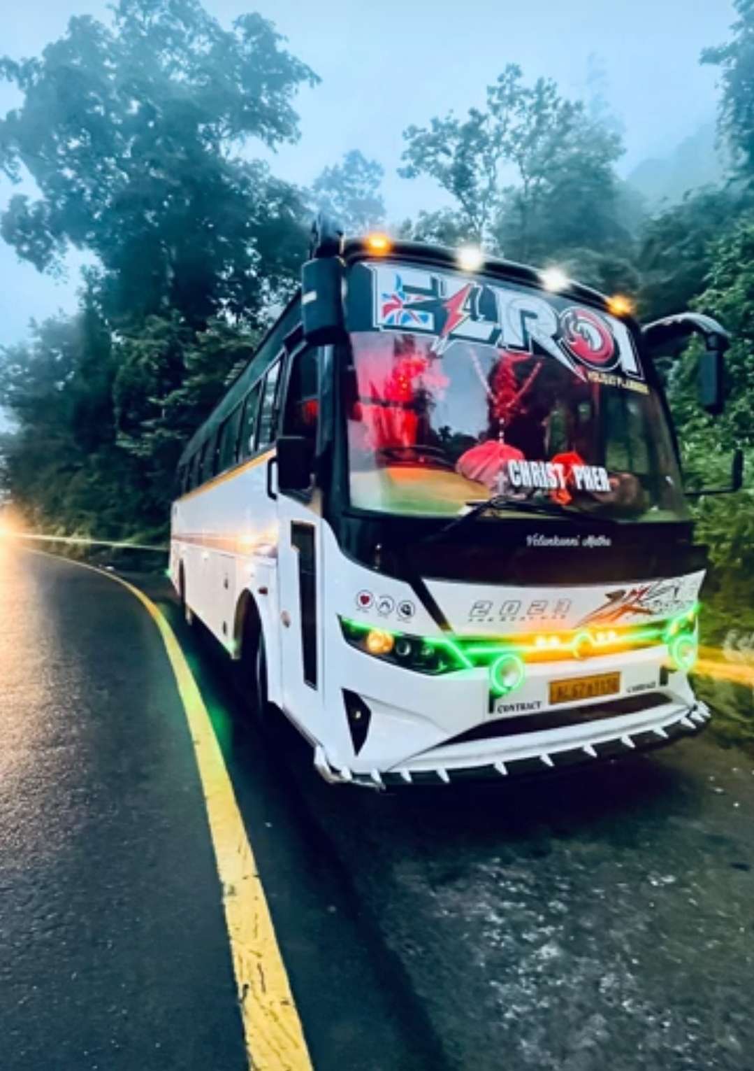 Tourist bus Ernakulam Elroi Holidays      📞  7012199335